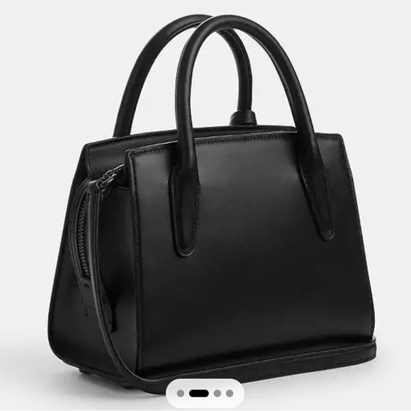 EUC Coach Andrea Carryall - middle size…not too large and not too small! 🖤 - Picture 2 of 10